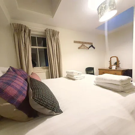Edinburgh 2-Bedroom Cottage With Parking - Ground Floor Exterior photo